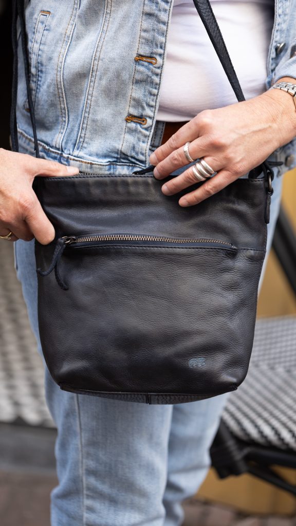 CL-41420_BLUE_Front_9x16