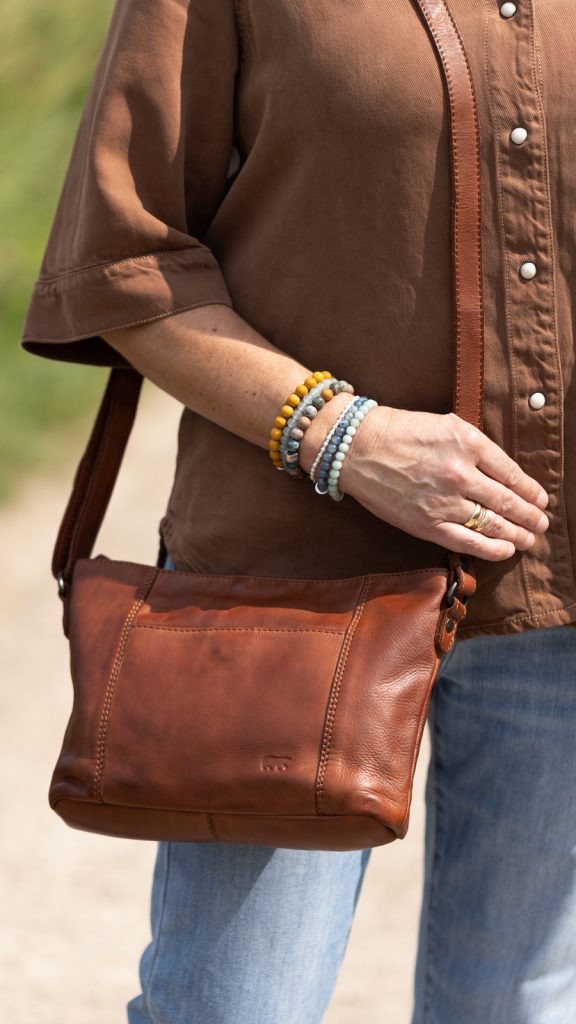 CL-44507_COGNAC_Front