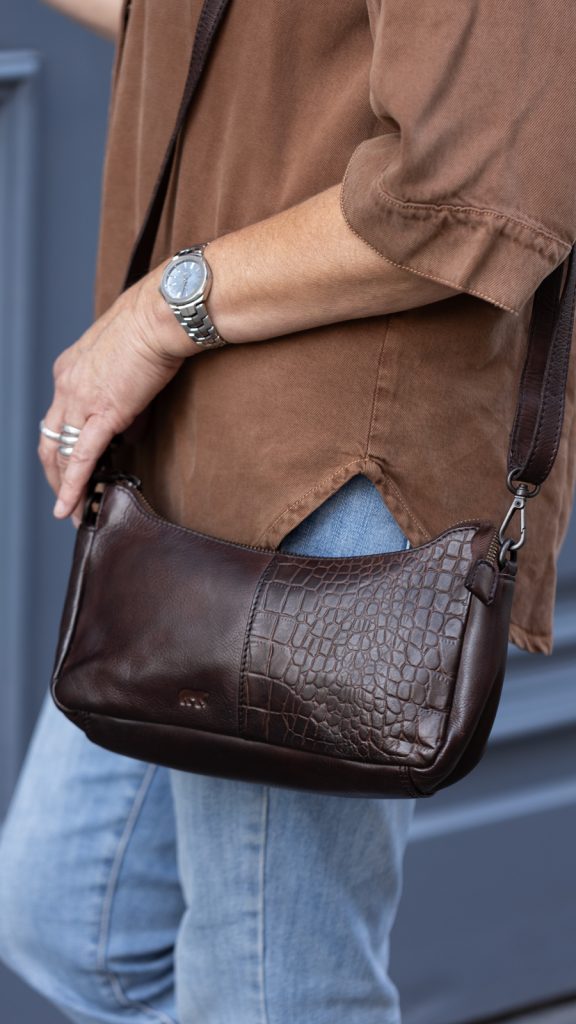 CL-45389_BROWN2_9x16