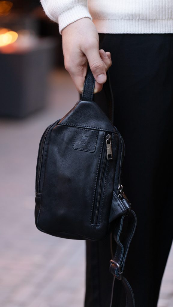 CP-2343_BLACK_Back_9x16