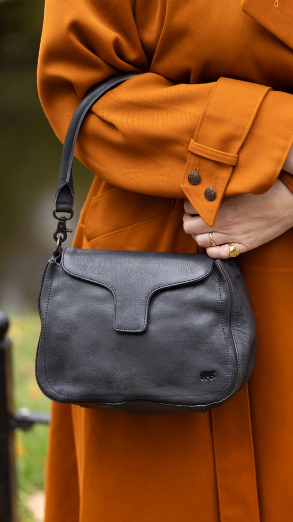 CP-3089_BLUE_Front_9x16