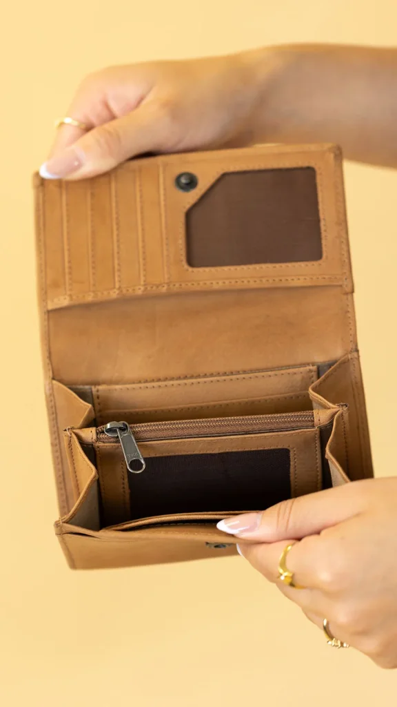 CP-5066_TAUPE_Inside-3