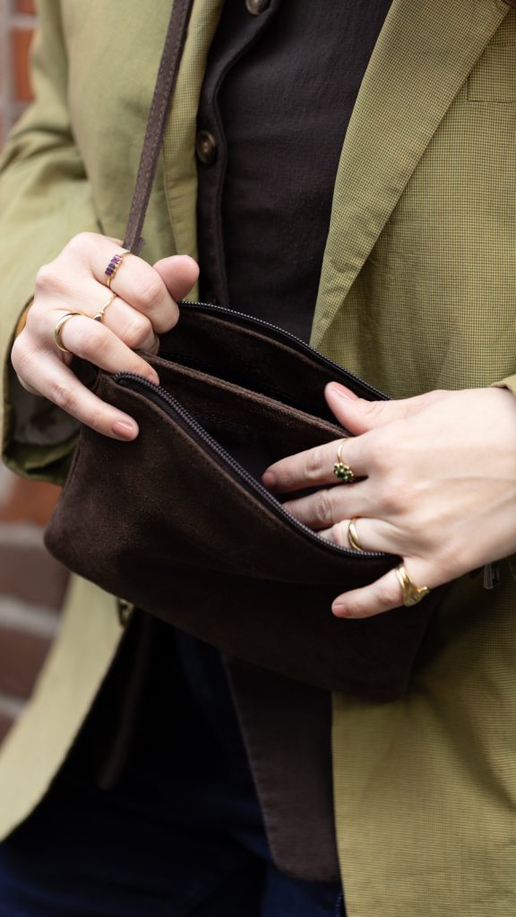 SU-3578_BROWN_Inside_9x16